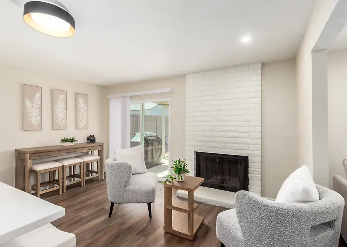 Holiday home Extended Ready - Spacious 3br Wprivate Backyard